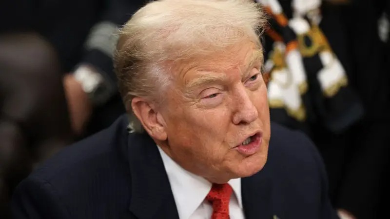 US President Trump threatens to impose 100% tariffs on Canada: Warning to block trade deal with China