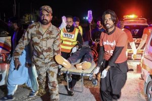 Suicide attack on passenger train in Pakistan, 23 killed, 53 injured